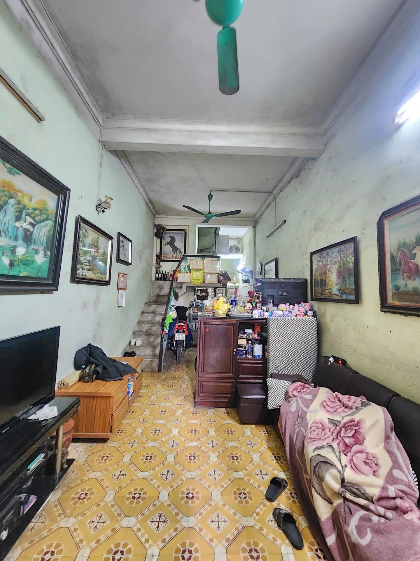 Bán nhà Thịnh Liệt - diện tích 40m2 3 tầng - Đất tặng nhà - giá 8,2 tỷ