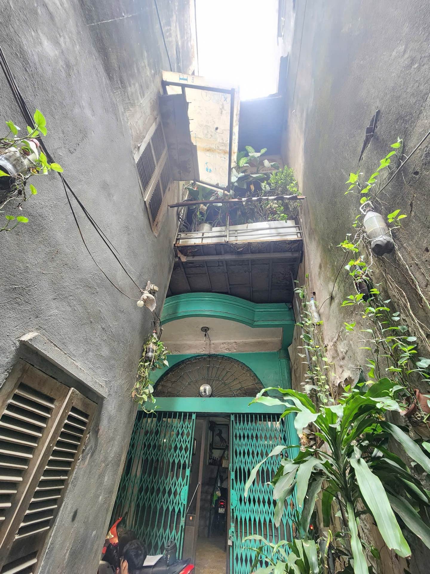Bán nhà Thịnh Liệt - diện tích 40m2 3 tầng - Đất tặng nhà - giá 8,2 tỷ
