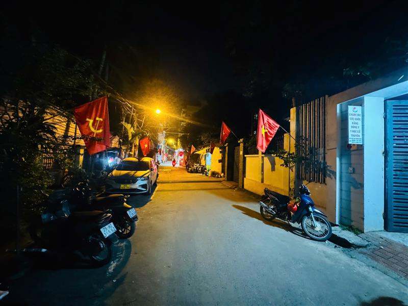 Bán nhà Thanh Đàm - diện tích 97m2 4 tầng - Ô TÔ TRÁNH DỪNG ĐỖ VÀO NHÀ - giá 29,8 tỷ