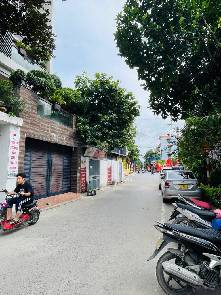 Bán nhà Thanh Đàm - diện tích 97m2 4 tầng - Ô TÔ TRÁNH DỪNG ĐỖ VÀO NHÀ - giá 29,8 tỷ