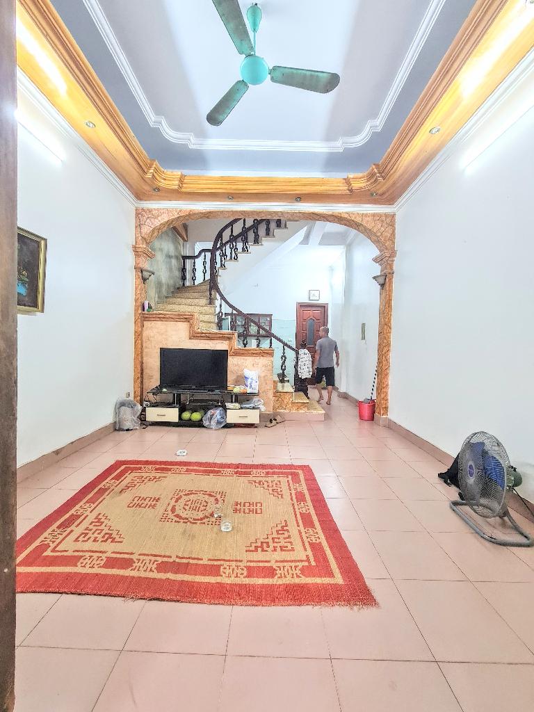 Bán nhà Lĩnh Nam - diện tích 59m2 3 tầng - ô tô tránh - giá 21,5 tỷ