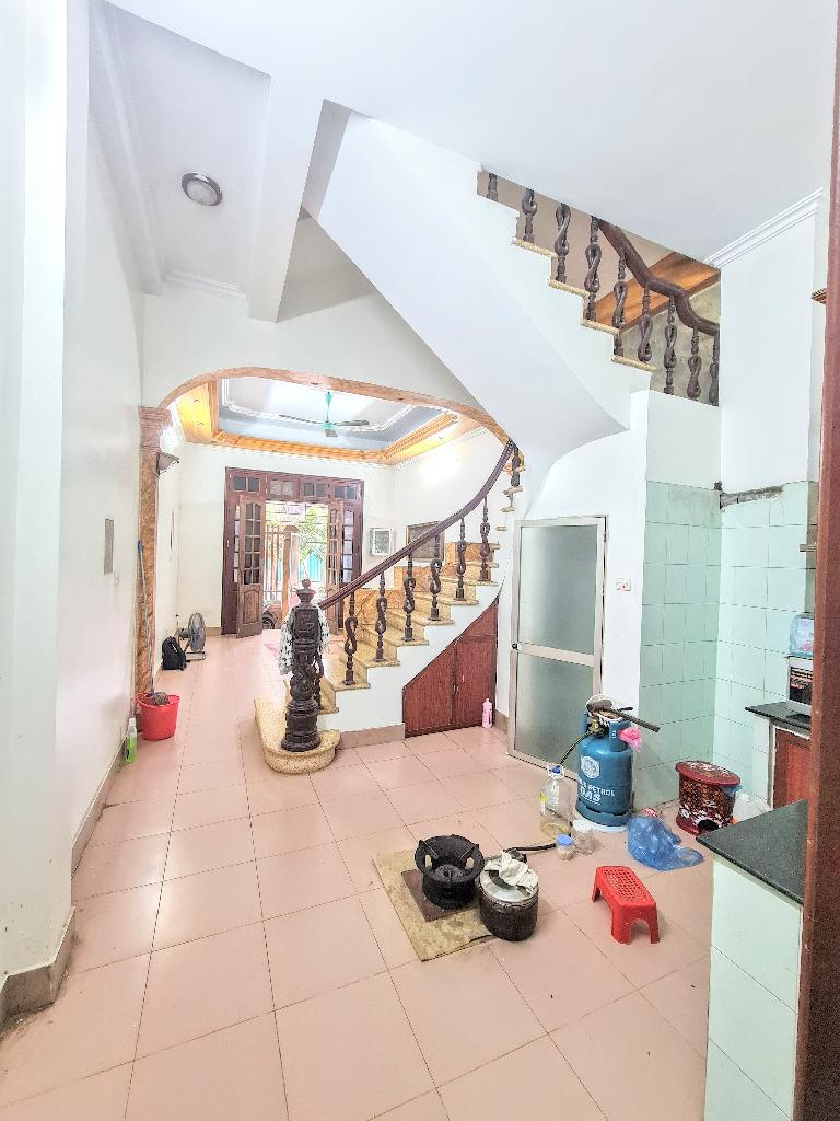 Bán nhà Lĩnh Nam - diện tích 59m2 3 tầng - ô tô tránh - giá 21,5 tỷ
