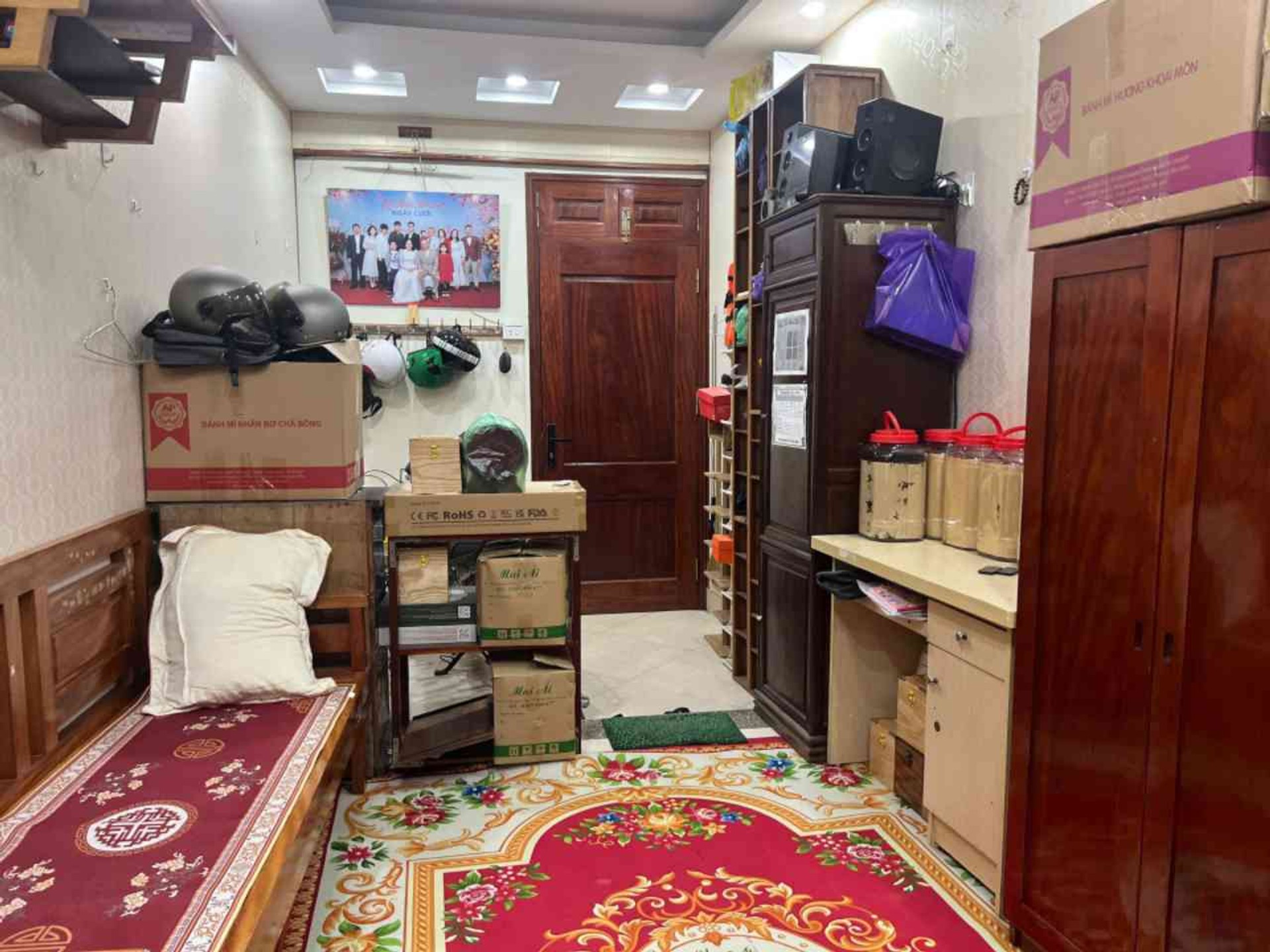 Bán nhà Nguyễn Lương Bằng - diện tích 28m2 3 tầng - Nhà giá rẻ, trung tâm quận Đống Đa - giá 6,2 tỷ