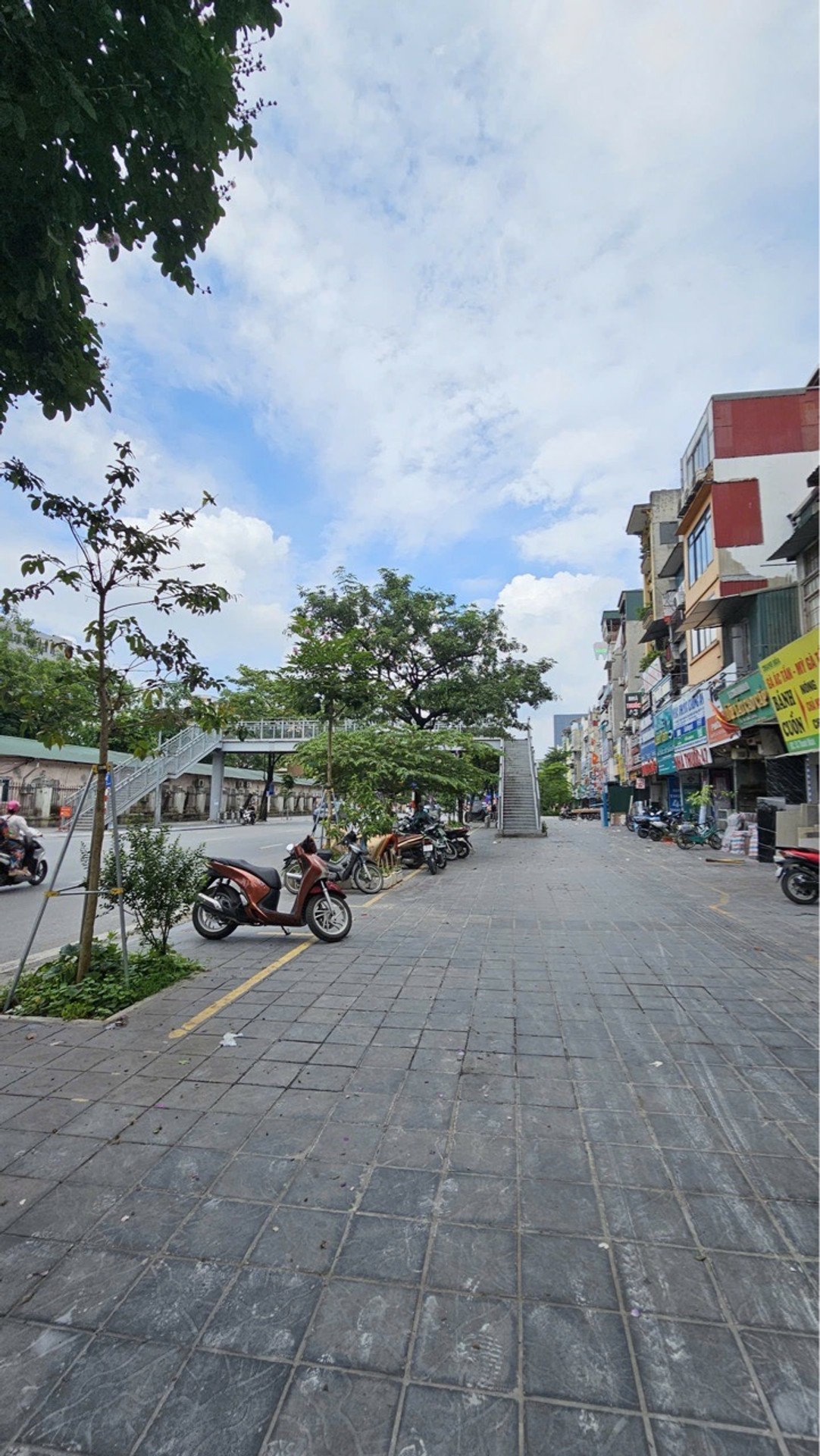 Bán nhà Thanh Nhàn - diện tích 24m2 2 tầng - Nhà mặt phố - giá 11,5 tỷ