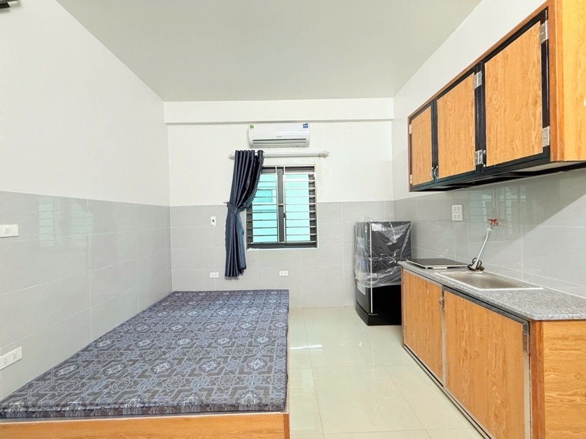 Bán nhà Nguyễn Khoái - diện tích 48m2 5 tầng - Ô TÔ TRÁNH, KINH DOANH - giá 12 tỷ