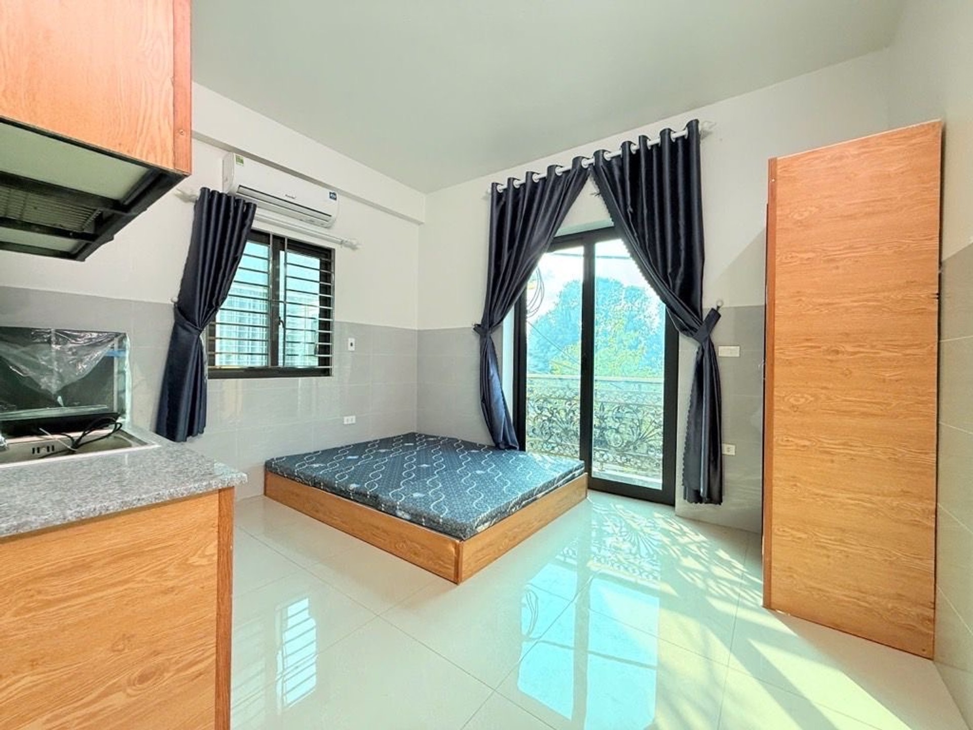 Bán nhà Nguyễn Khoái - diện tích 48m2 5 tầng - Ô TÔ TRÁNH, KINH DOANH - giá 12 tỷ