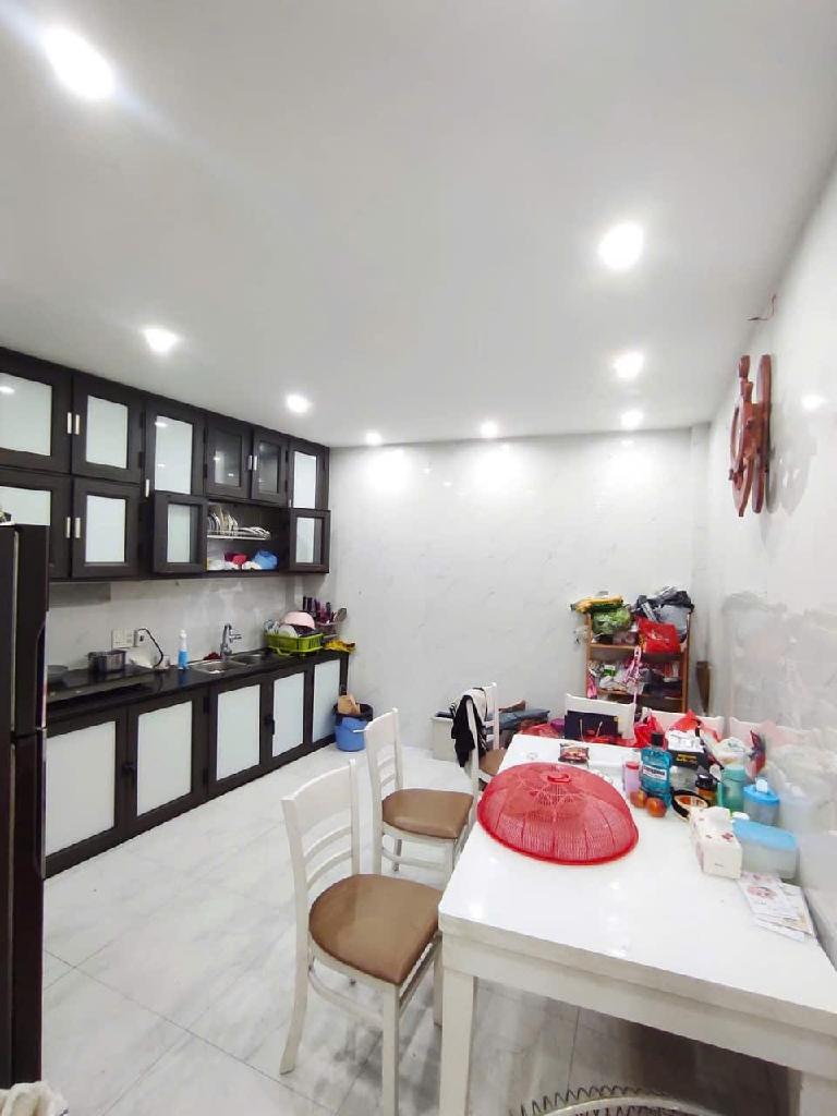 Bán nhà Nguyễn Trãi - diện tích 231m2 7 tầng - Nhà đang hoàn thiện, thiết kế mỗi tầng 1 phòng - giá 50 tỷ