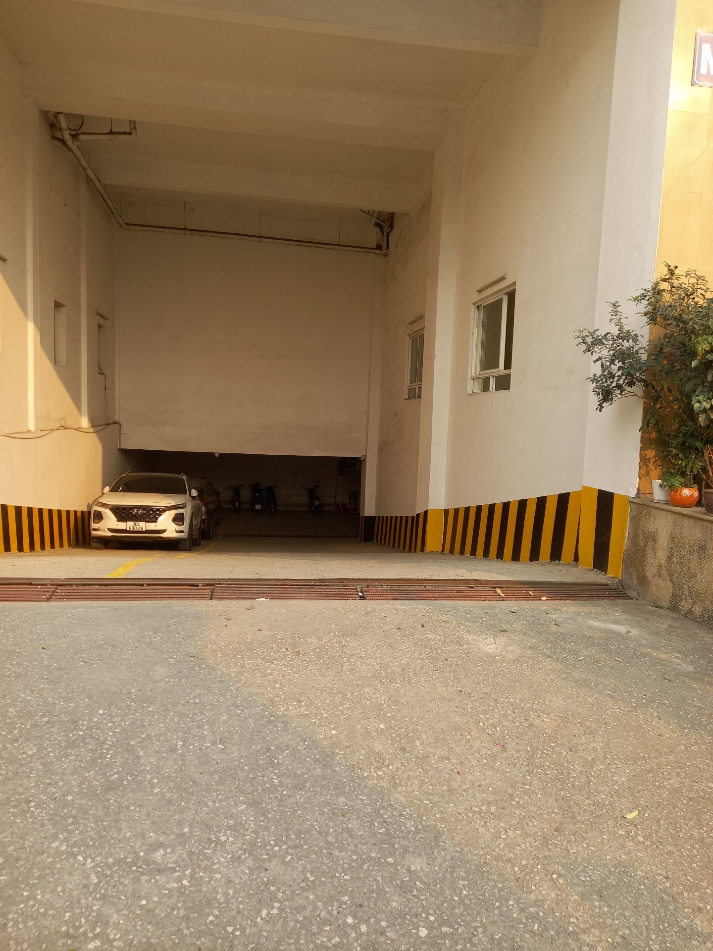 Bán nhà Hoàng Mai - diện tích 93m2 1 tầng - Lô góc 2 mặt thoáng - giá 6 tỷ