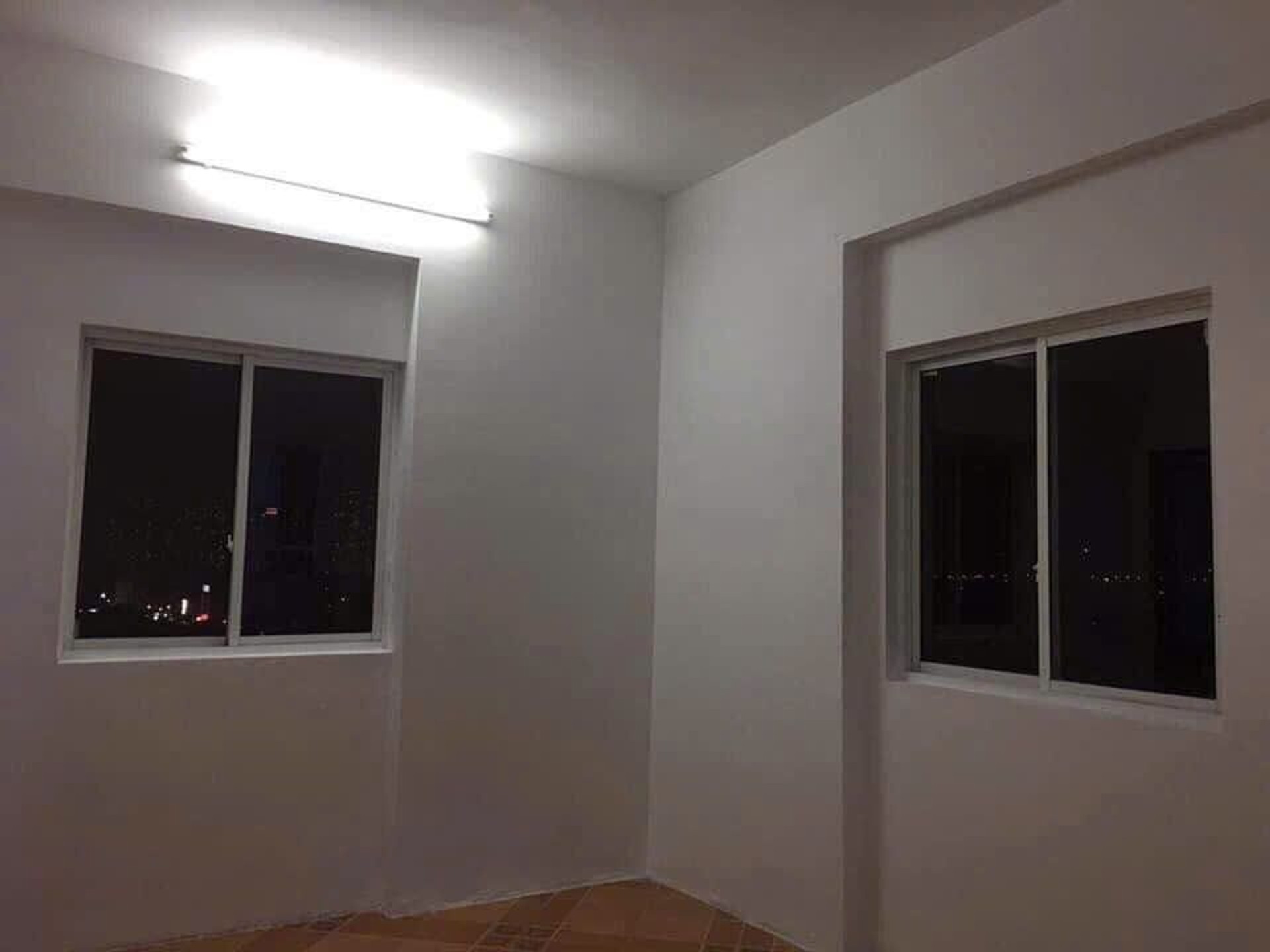 Bán nhà Hoàng Mai - diện tích 93m2 1 tầng - Lô góc 2 mặt thoáng - giá 6 tỷ