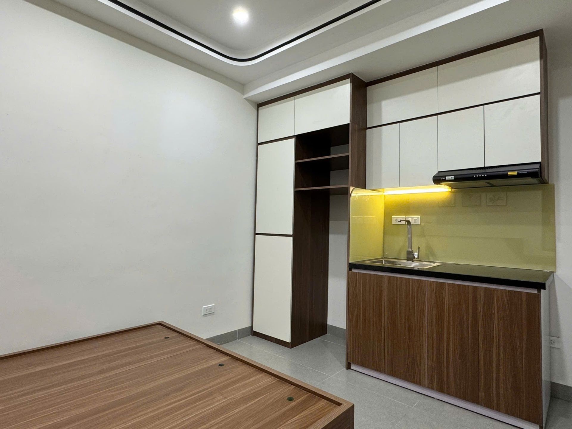 Bán nhà Vũ Trọng Phụng - diện tích 35m2 5 tầng - Lô góc - giá 13,3 tỷ