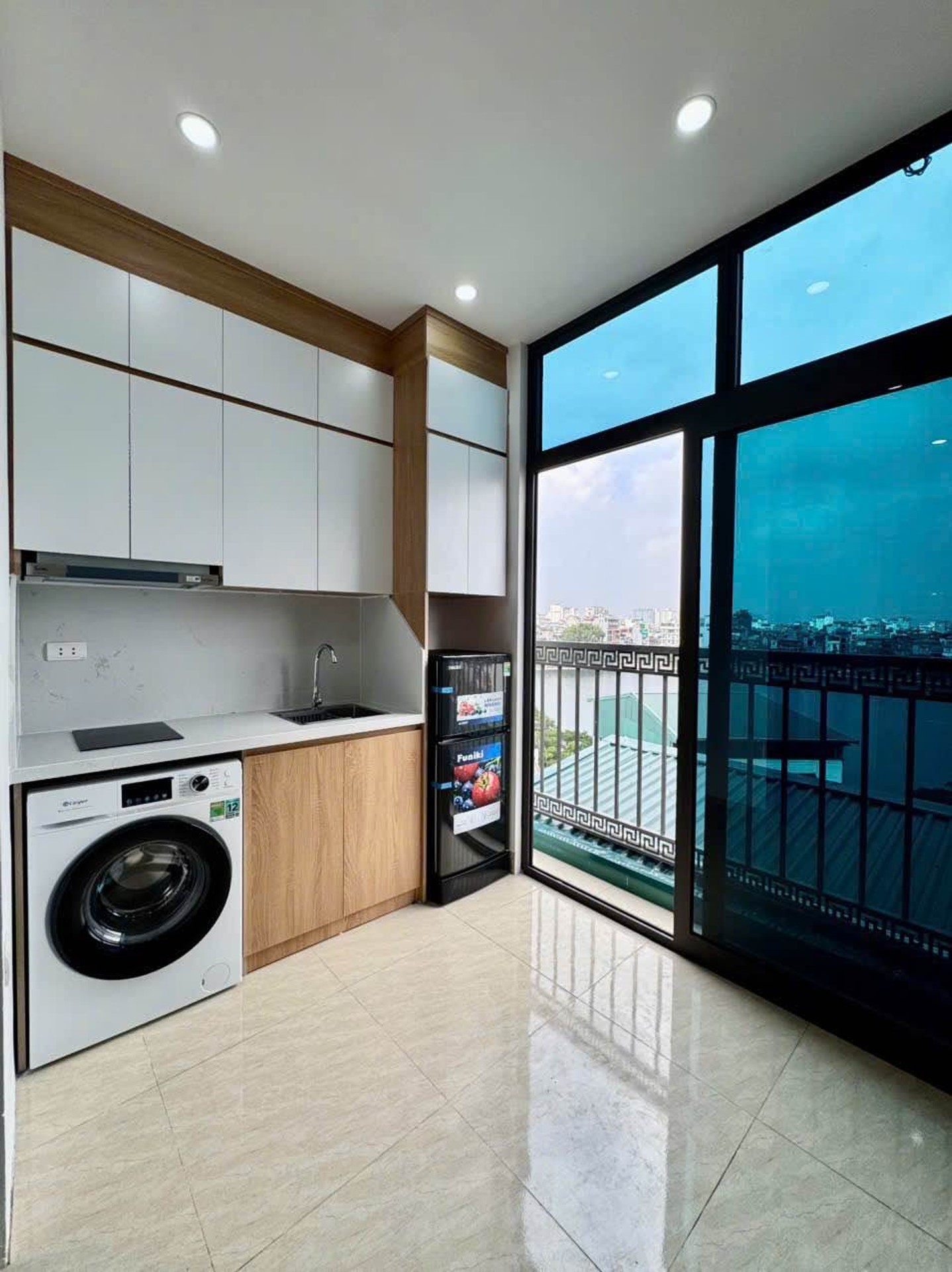 Bán nhà Trần Quý Cáp - diện tích 62m2 8 tầng - Ô tô vào trong nhà - giá 26,5 tỷ