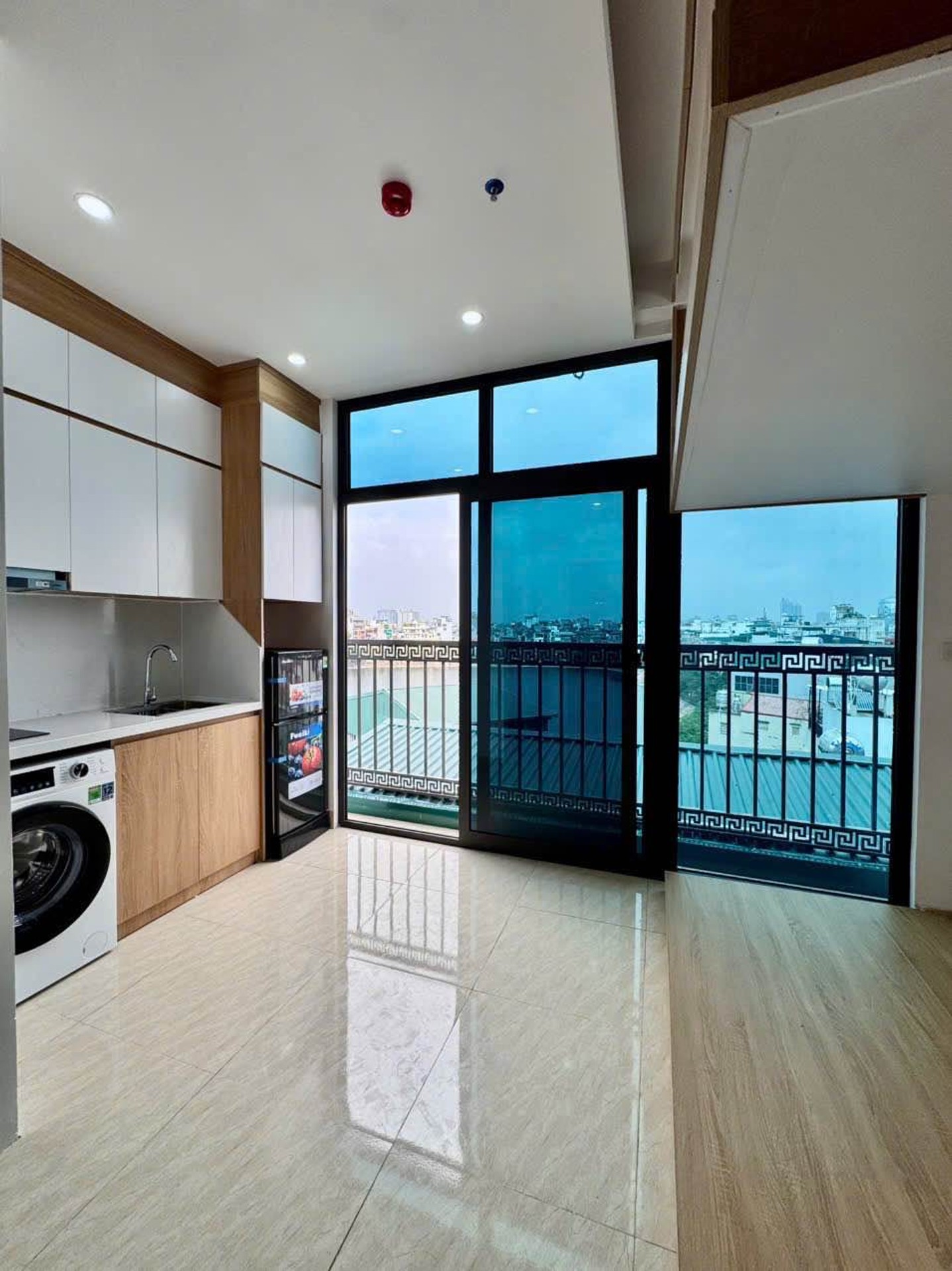 Bán nhà Trần Quý Cáp - diện tích 62m2 8 tầng - Ô tô vào trong nhà - giá 26,5 tỷ