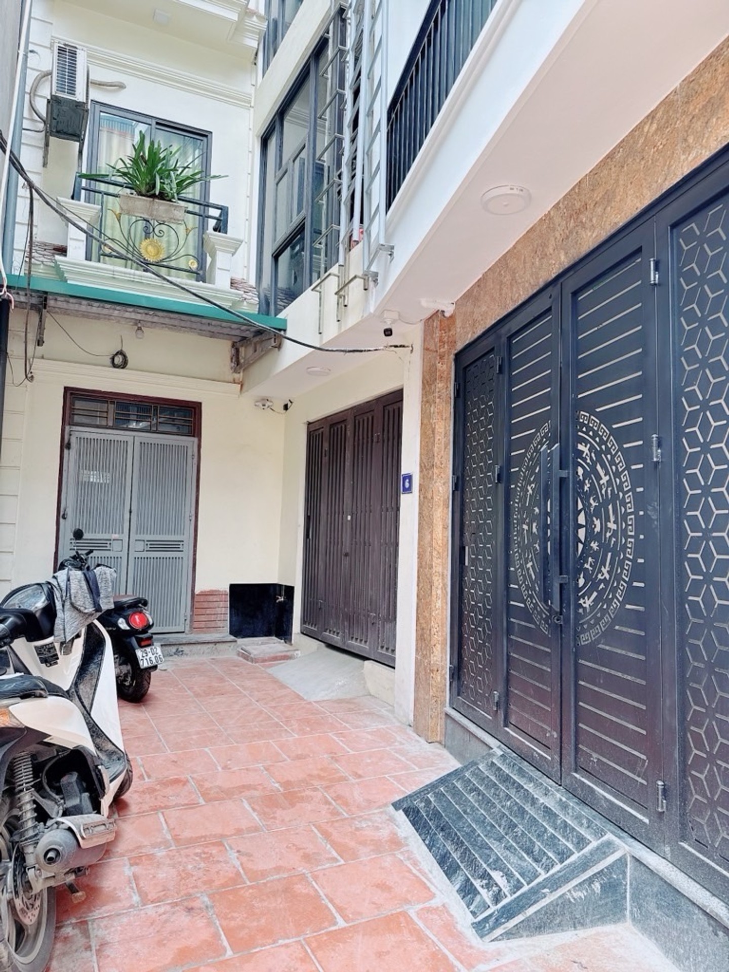 Bán nhà Minh Khai - diện tích 44m2 5 tầng - Thang máy - giá 13,2 tỷ