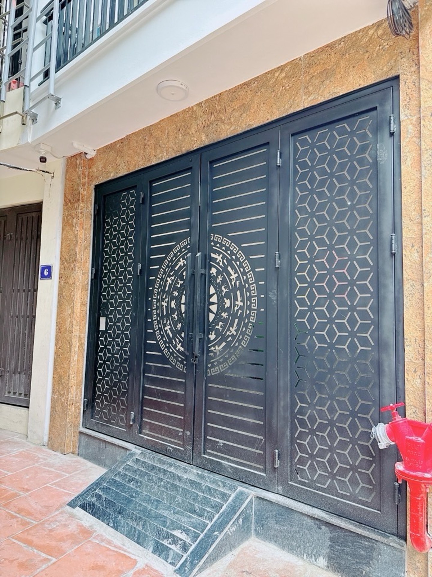Bán nhà Minh Khai - diện tích 44m2 5 tầng - Thang máy - giá 13,2 tỷ