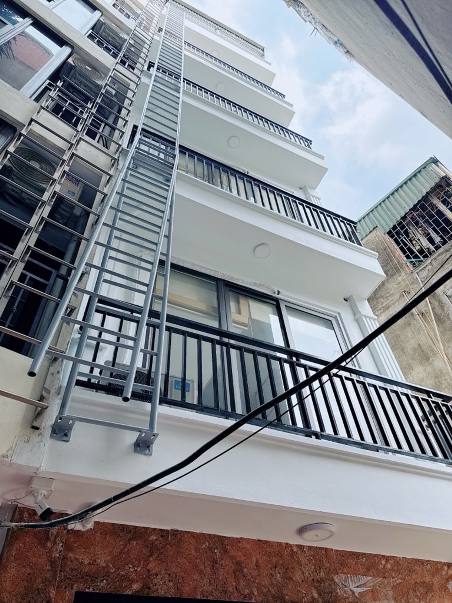 Bán nhà Minh Khai - diện tích 44m2 5 tầng - Thang máy - giá 13,2 tỷ