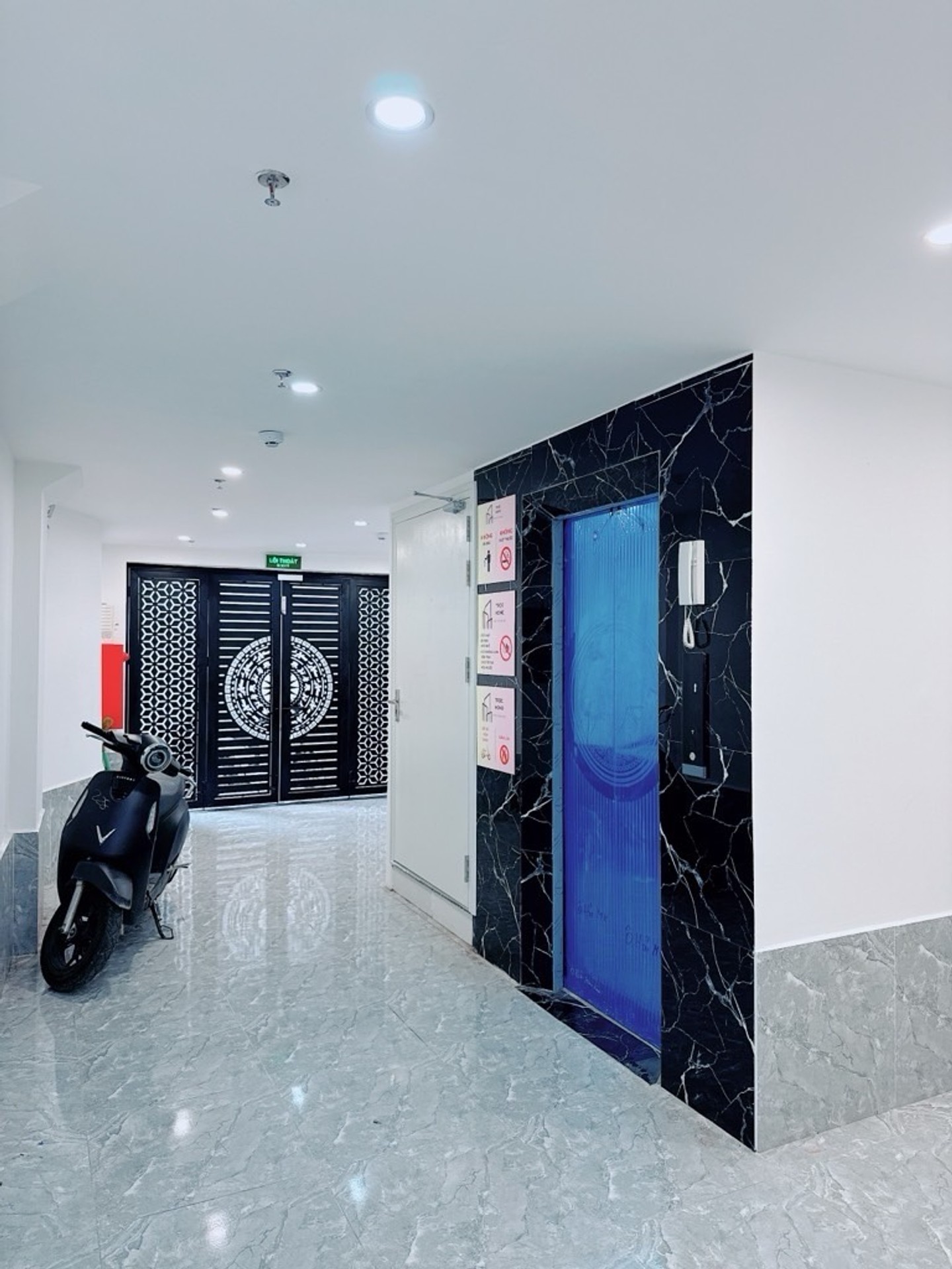 Bán nhà Minh Khai - diện tích 44m2 5 tầng - Thang máy - giá 13,2 tỷ