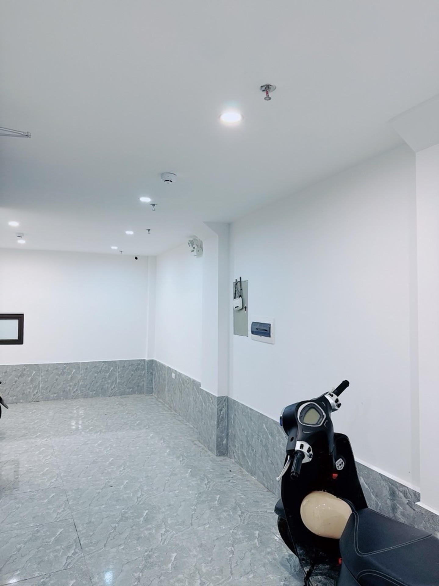 Bán nhà Minh Khai - diện tích 44m2 5 tầng - Thang máy - giá 13,2 tỷ