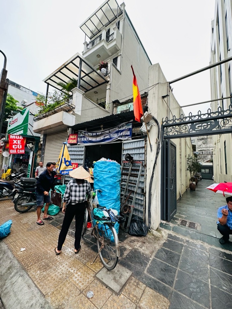 Bán nhà Đại La - diện tích 93.6m2 1 tầng - MẶT PHỐ - VỈA HÈ - LÔ GÓC - giá 34,5 tỷ