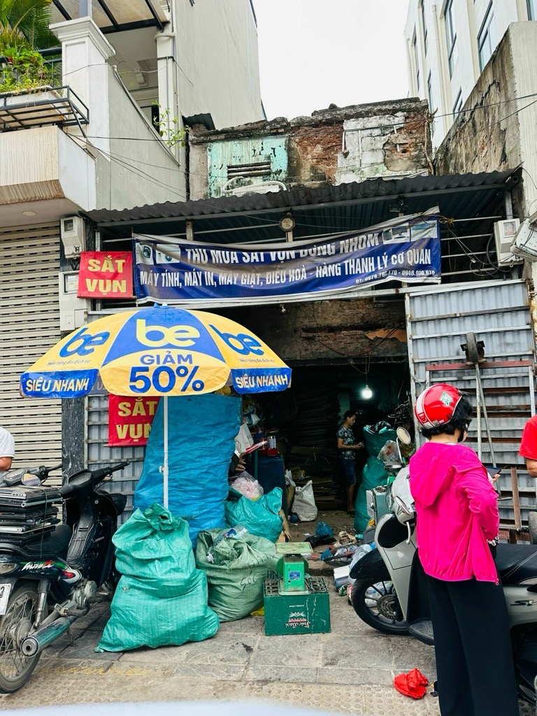 Bán nhà Đại La - diện tích 93.6m2 1 tầng - MẶT PHỐ - VỈA HÈ - LÔ GÓC - giá 34,5 tỷ