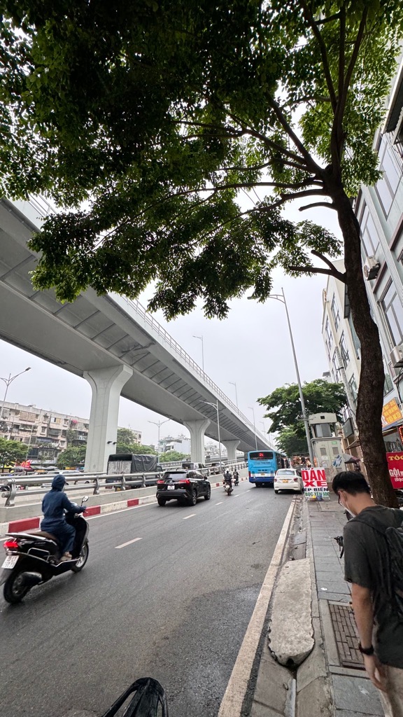 Bán nhà Đại La - diện tích 93.6m2 1 tầng - MẶT PHỐ - VỈA HÈ - LÔ GÓC - giá 34,5 tỷ