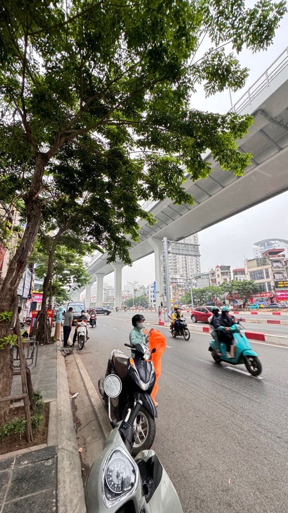 Bán nhà Đại La - diện tích 93.6m2 1 tầng - MẶT PHỐ - VỈA HÈ - LÔ GÓC - giá 34,5 tỷ