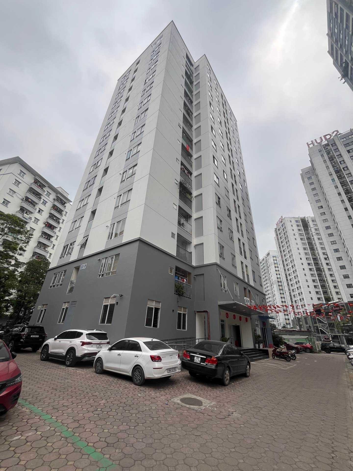 Bán nhà Hoàng Mai - diện tích 57m2 12 tầng - Căn hộ 2 phòng ngủ - giá 4,65 tỷ