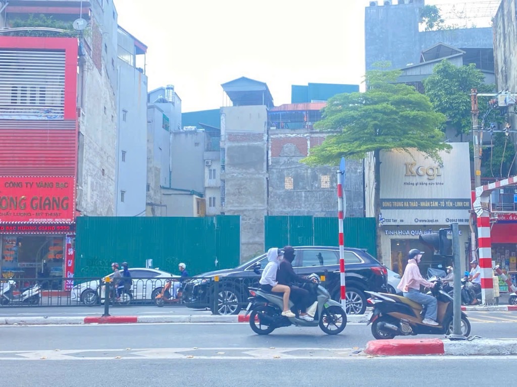 Bán nhà Tây Sơn - diện tích 631m2 1 tầng - Mặt Phố lớn, Kinh Doanh sầm uất - giá 360 tỷ