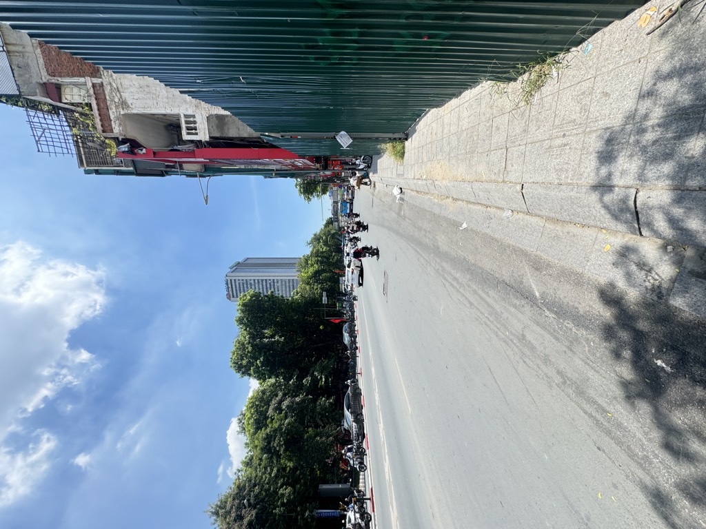 Bán nhà Tây Sơn - diện tích 631m2 1 tầng - Mặt Phố lớn, Kinh Doanh sầm uất - giá 360 tỷ