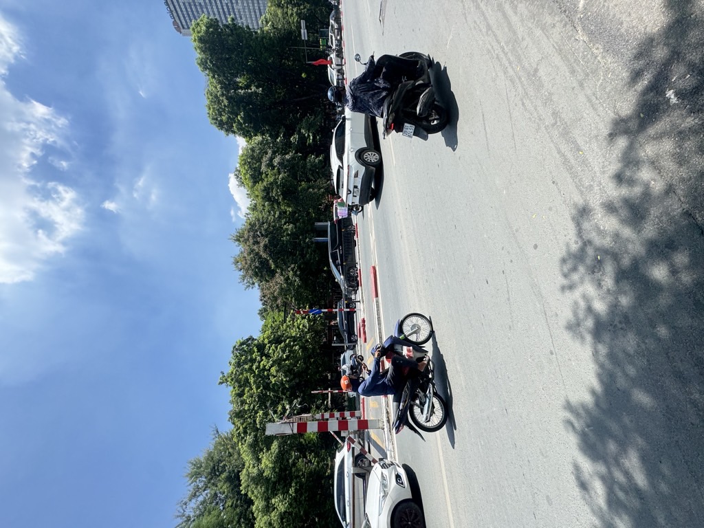 Bán nhà Tây Sơn - diện tích 631m2 1 tầng - Mặt Phố lớn, Kinh Doanh sầm uất - giá 360 tỷ