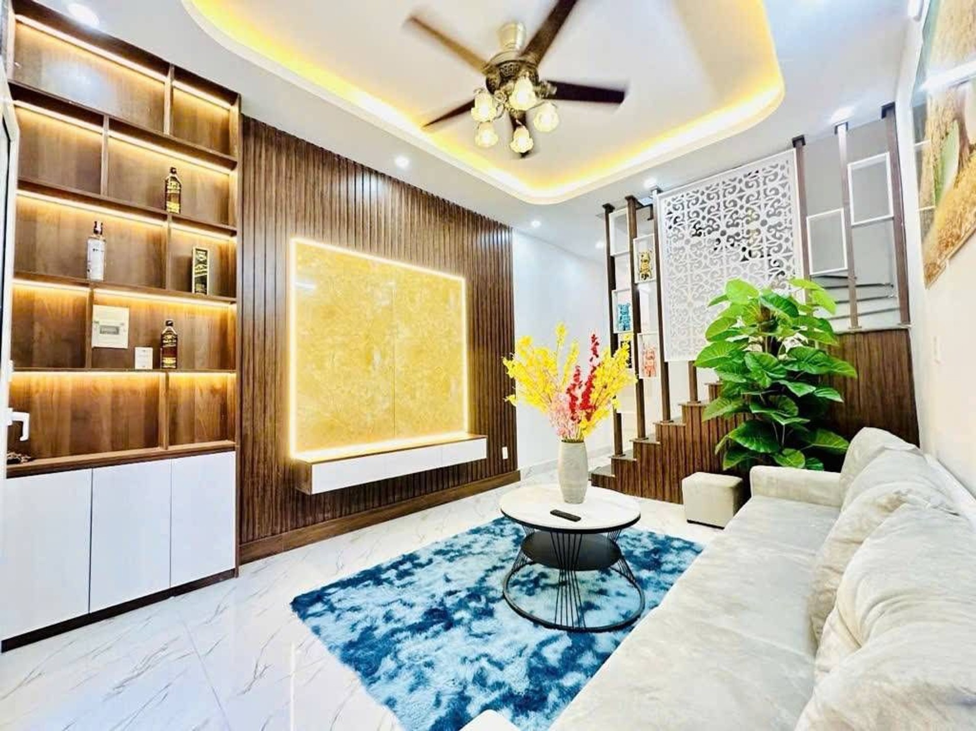 Bán nhà Ngũ Nhạc - diện tích 31m2 4 tầng - Ngõ nông gần phố - giá 7,5 tỷ
