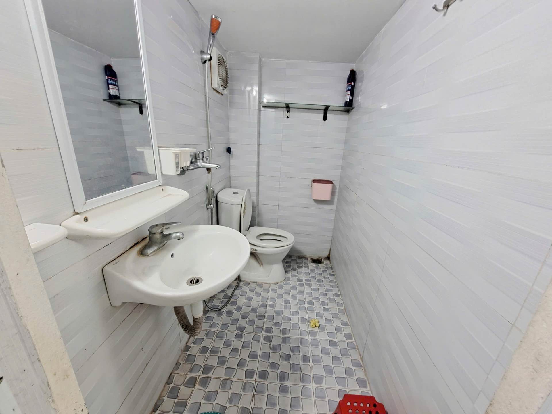 Bán nhà Định Công Hạ - diện tích 36m2 2 tầng - 2 mặt thoáng - giá 2,2 tỷ