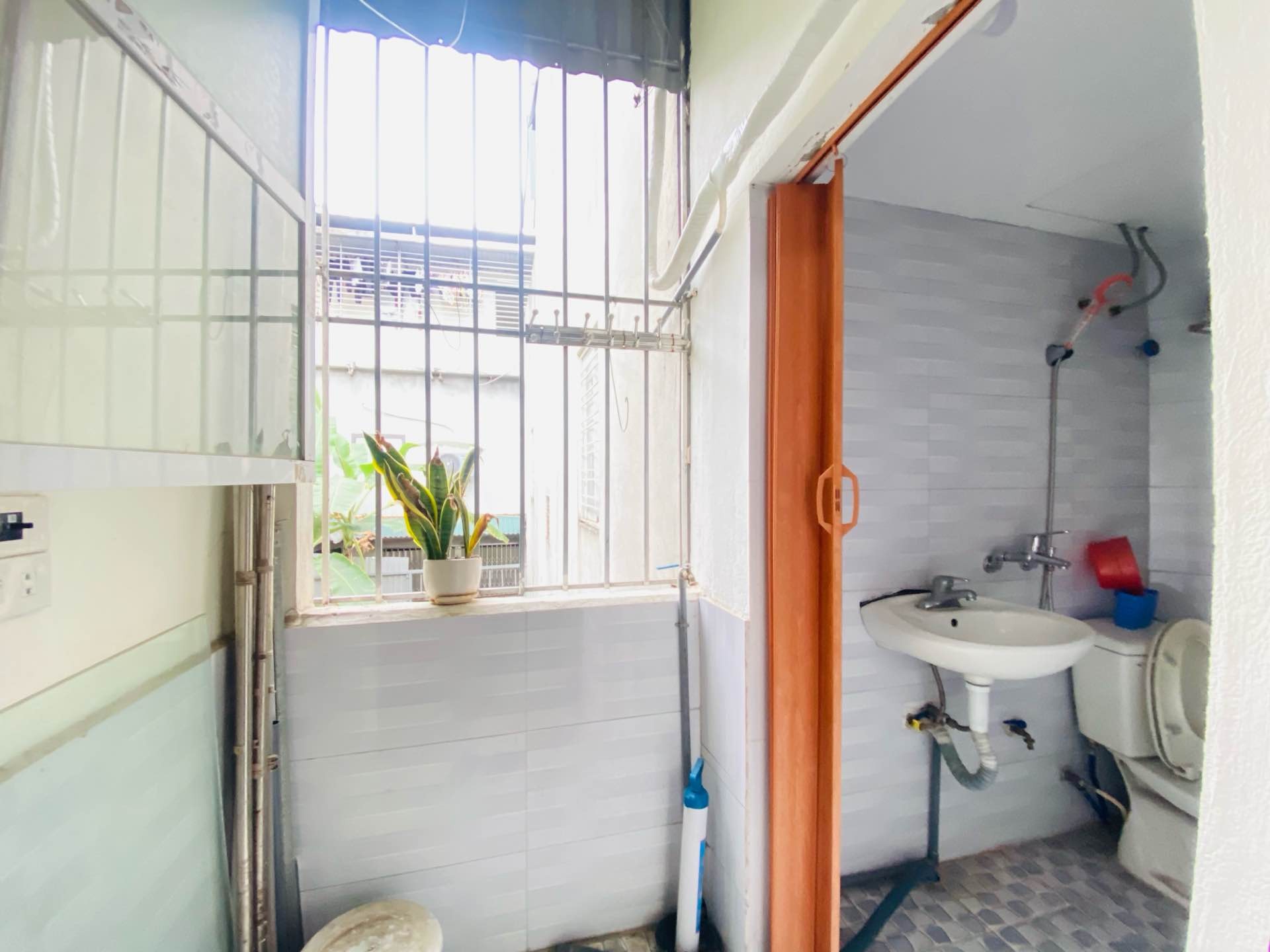 Bán nhà Định Công Hạ - diện tích 36m2 2 tầng - 2 mặt thoáng - giá 2,2 tỷ