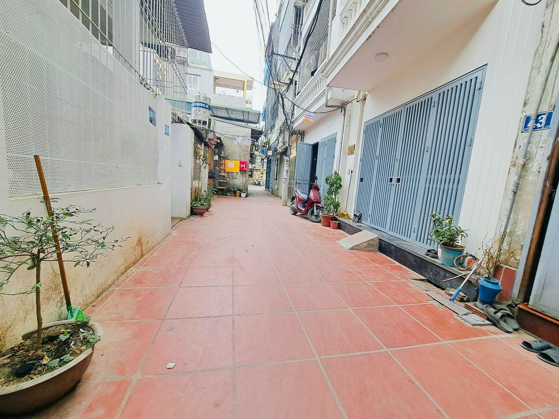 Bán nhà Định Công Hạ - diện tích 36m2 2 tầng - 2 mặt thoáng - giá 2,2 tỷ