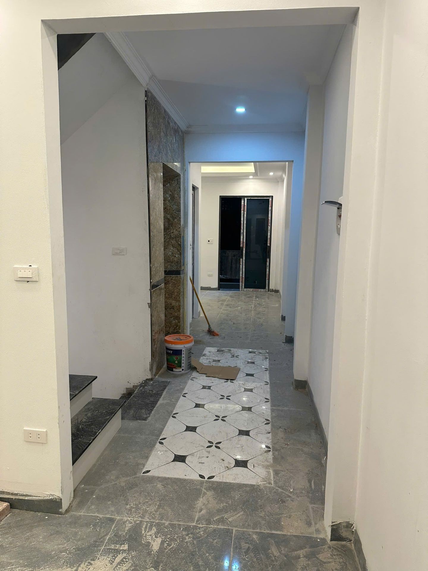 Bán nhà Thịnh Liệt - diện tích 57m2 6 tầng - Gara ô tô - giá 18,8 tỷ
