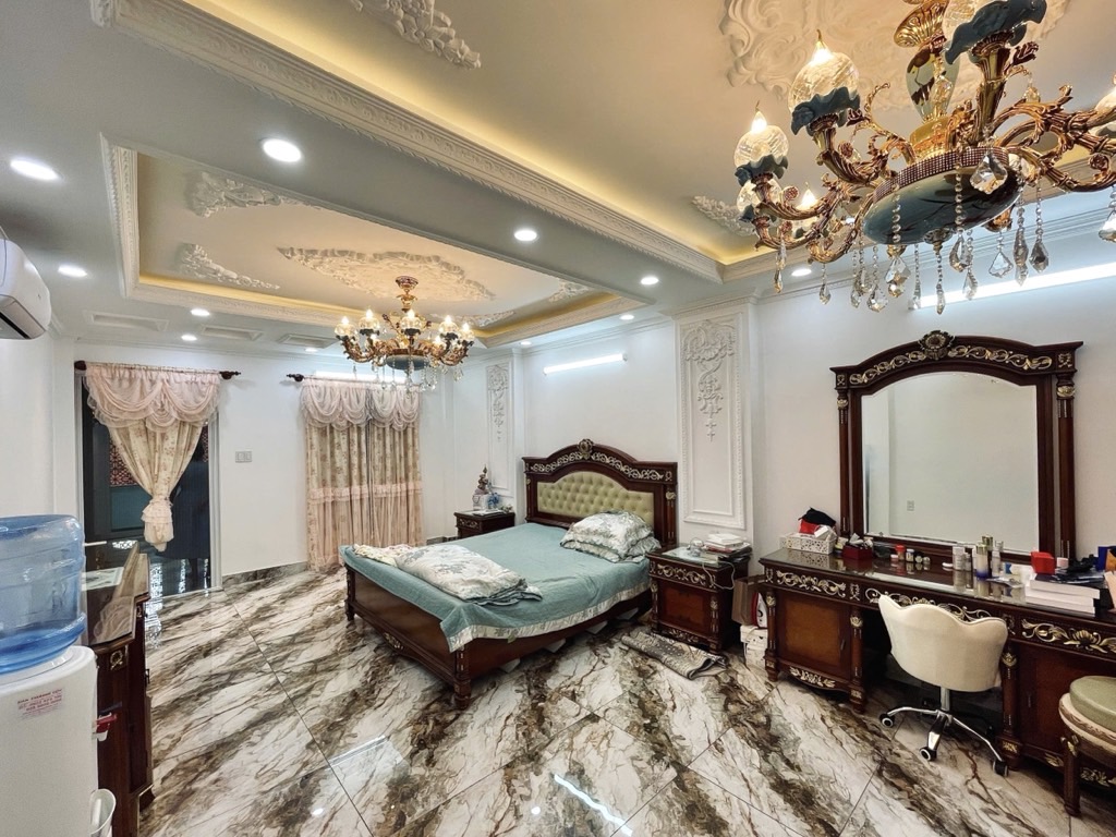 Bán nhà Ba Tháng Hai - diện tích 113m2 4 tầng - Nhà đẹp hiếm có - giá 63,99 tỷ