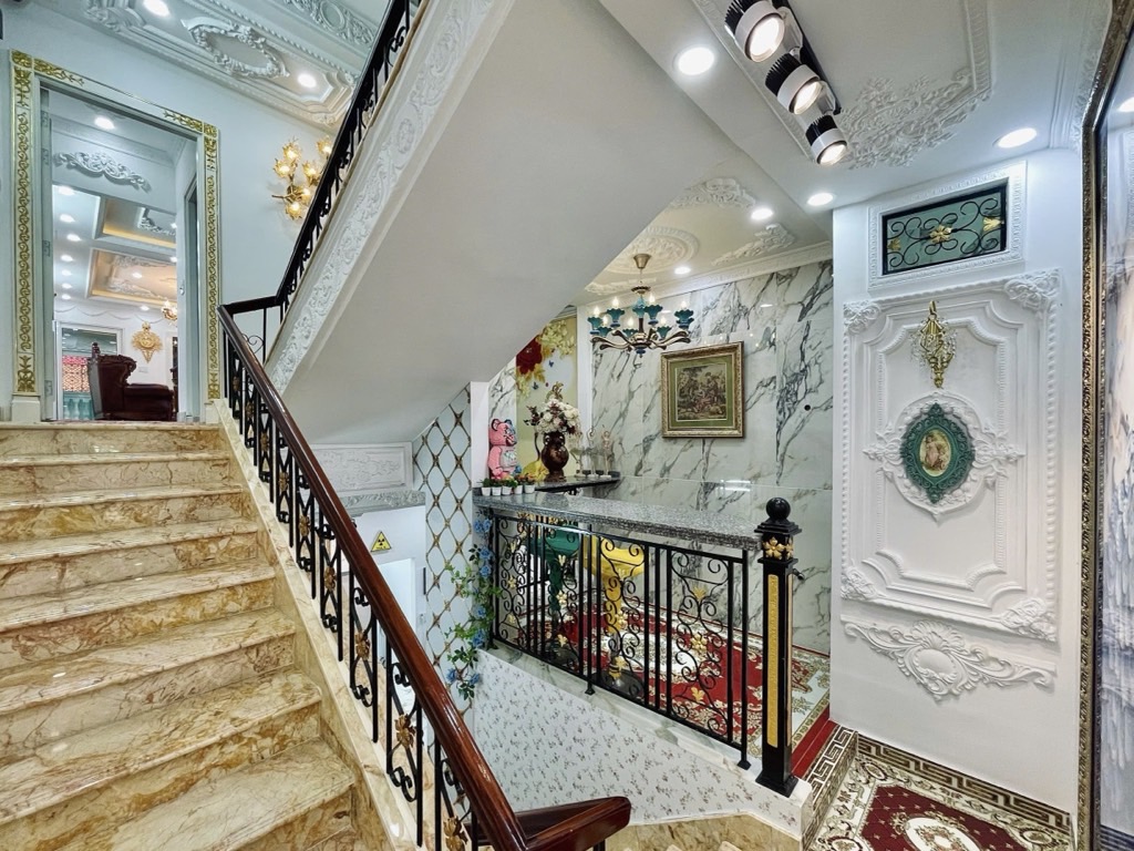 Bán nhà Ba Tháng Hai - diện tích 113m2 4 tầng - Nhà đẹp hiếm có - giá 63,99 tỷ