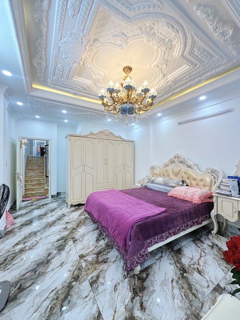 Bán nhà Ba Tháng Hai - diện tích 113m2 4 tầng - Nhà đẹp hiếm có - giá 63,99 tỷ