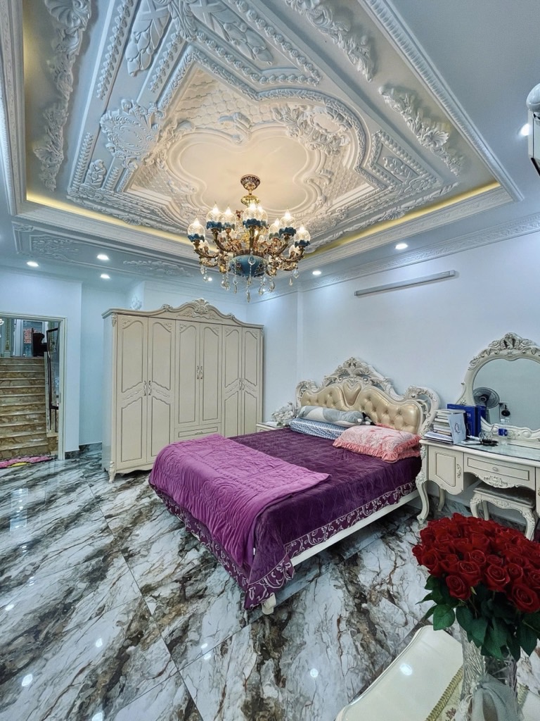 Bán nhà Ba Tháng Hai - diện tích 113m2 4 tầng - Nhà đẹp hiếm có - giá 63,99 tỷ