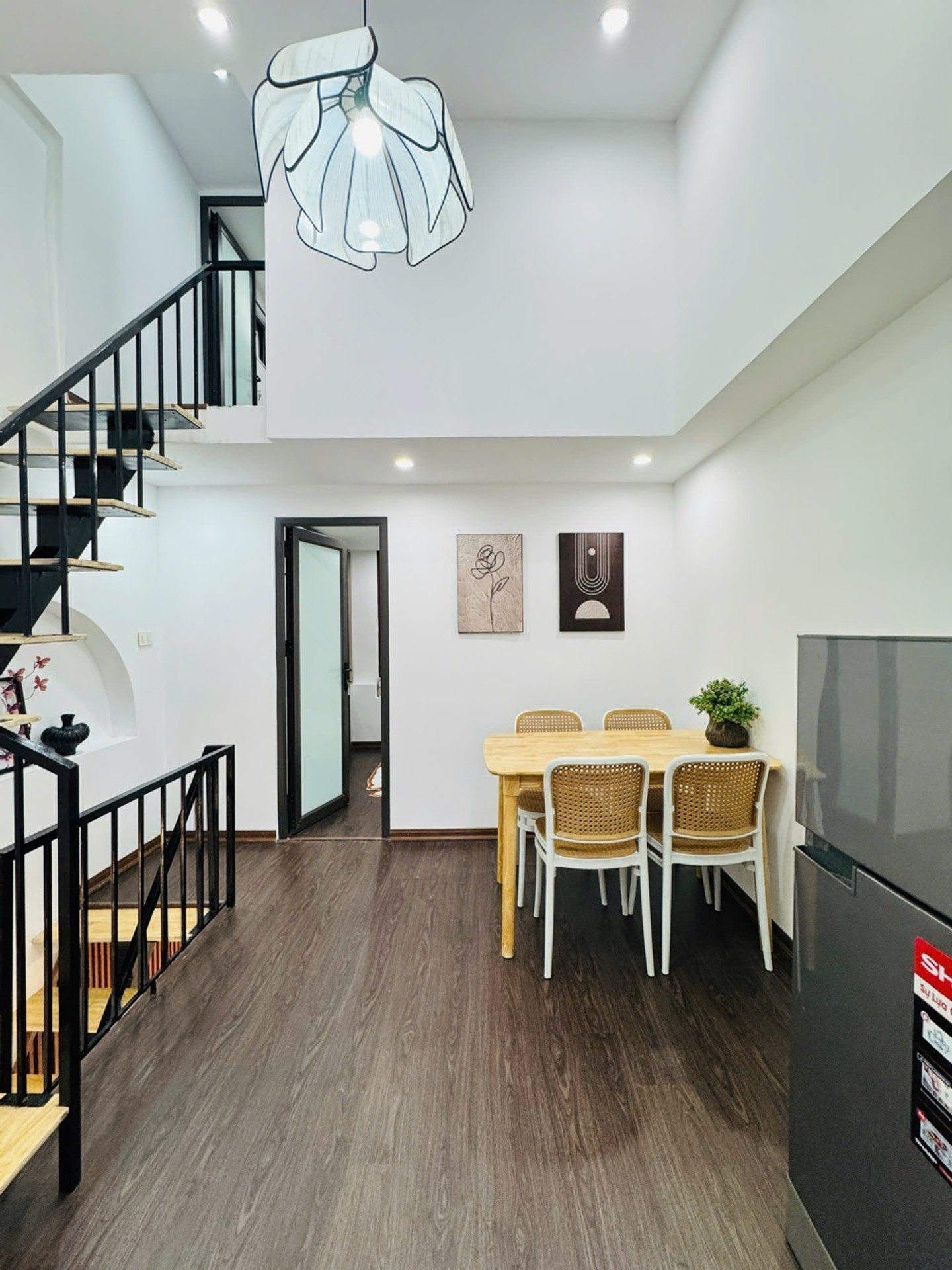 Bán nhà Trương Định - diện tích 80m2 3 tầng - Ô tô đỗ cửa - giá 3,3 tỷ