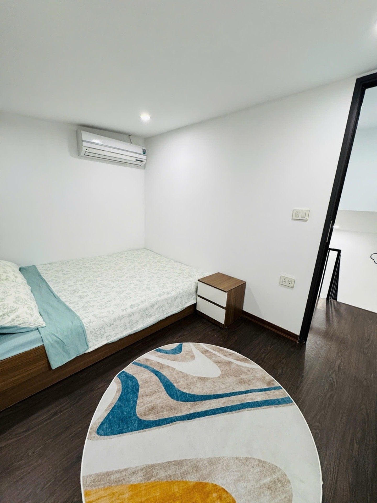 Bán nhà Trương Định - diện tích 80m2 3 tầng - Ô tô đỗ cửa - giá 3,3 tỷ