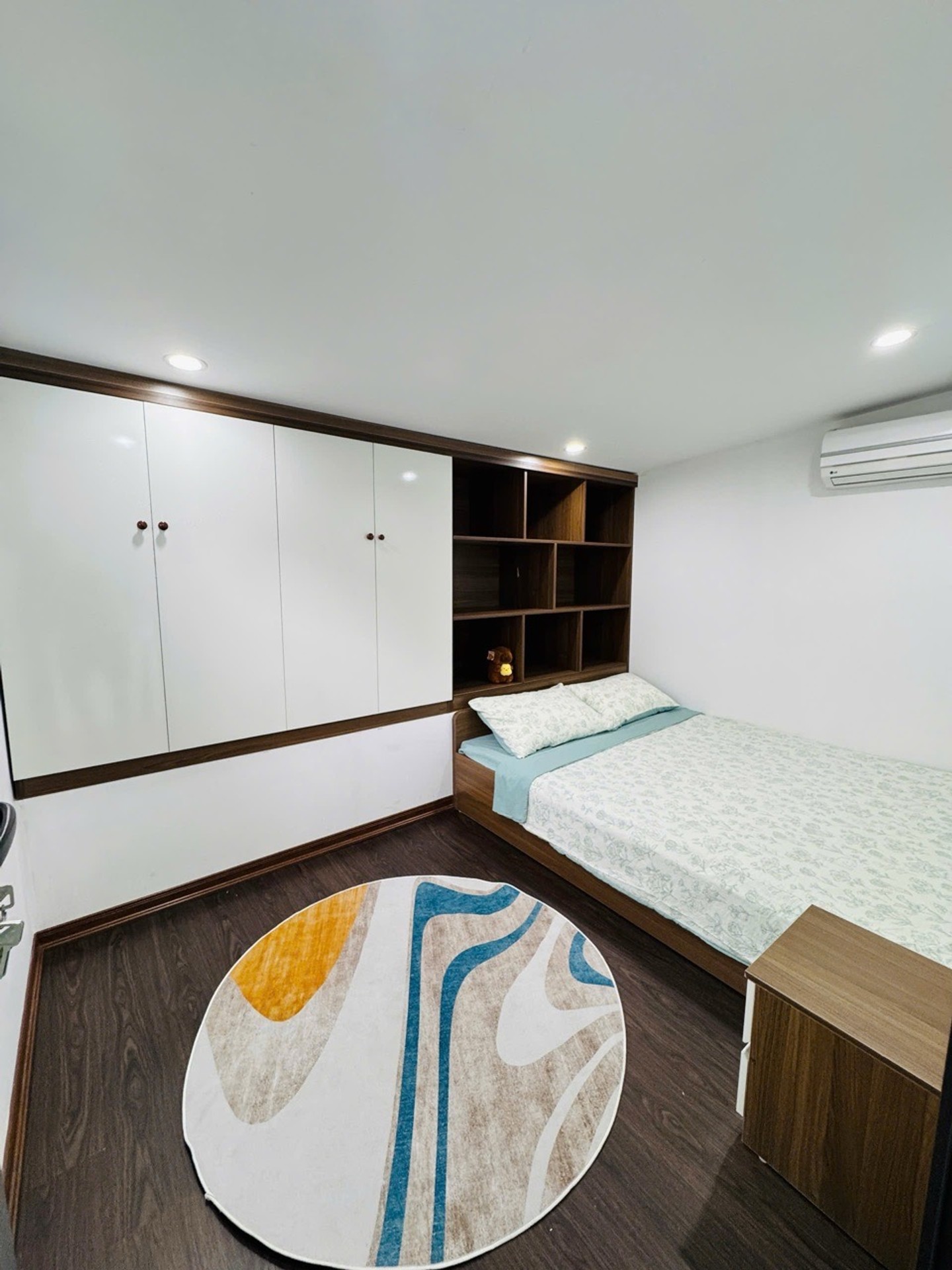 Bán nhà Trương Định - diện tích 80m2 3 tầng - Ô tô đỗ cửa - giá 3,3 tỷ