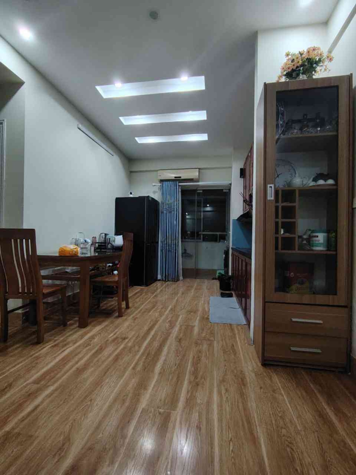 Bán nhà Hoàng Mai - diện tích 53m2 8 tầng - Nhà đẹp 2 ngủ - giá 4,25 tỷ