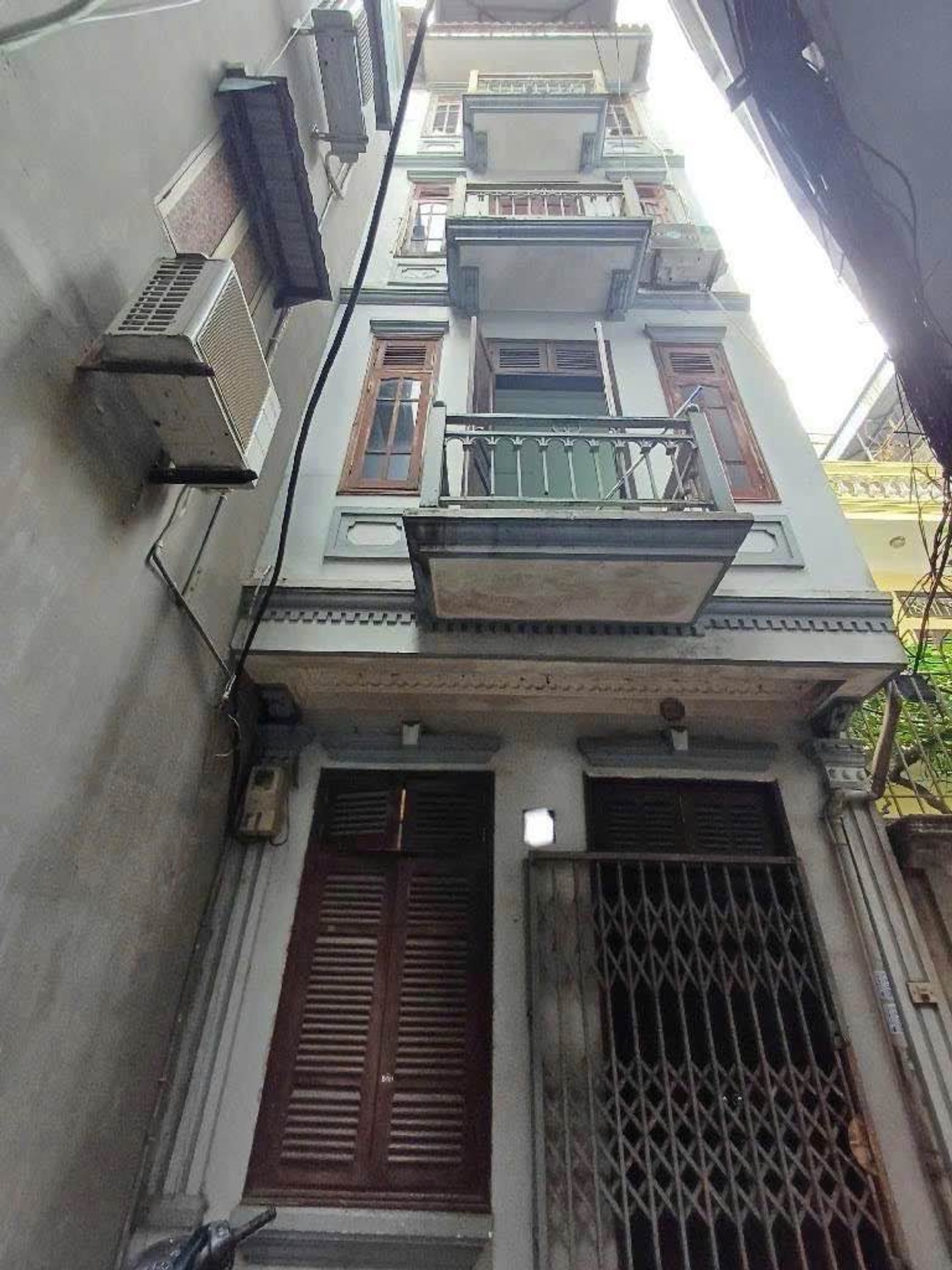 Bán nhà Phố 8/3 - diện tích 15m2 5 tầng - Ngõ thông có thể kd nhỏ - giá 4,85 tỷ