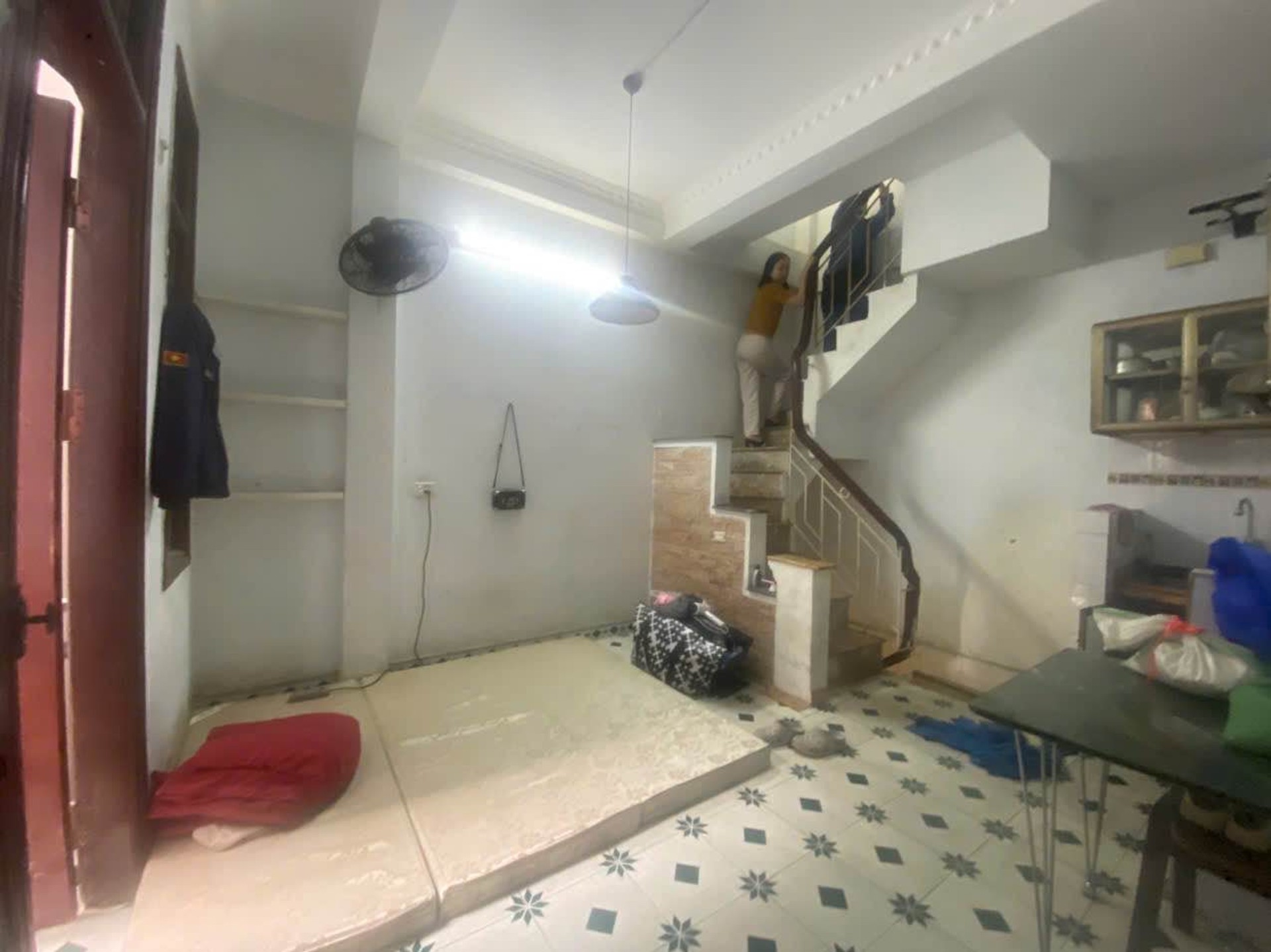 Bán nhà Phố 8/3 - diện tích 15m2 5 tầng - Ngõ thông có thể kd nhỏ - giá 4,85 tỷ