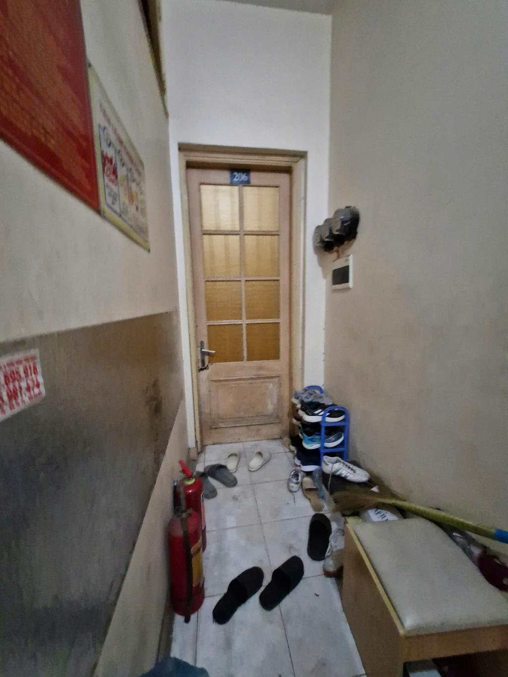 Bán nhà Giáp Bát - diện tích 102m2 5 tầng - Mặt phố - giá 33 tỷ