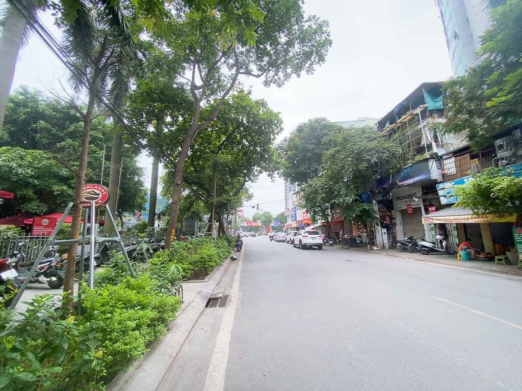 Bán nhà Giảng Võ - diện tích 185m2 3 tầng - Mặt phố - giá 100 tỷ