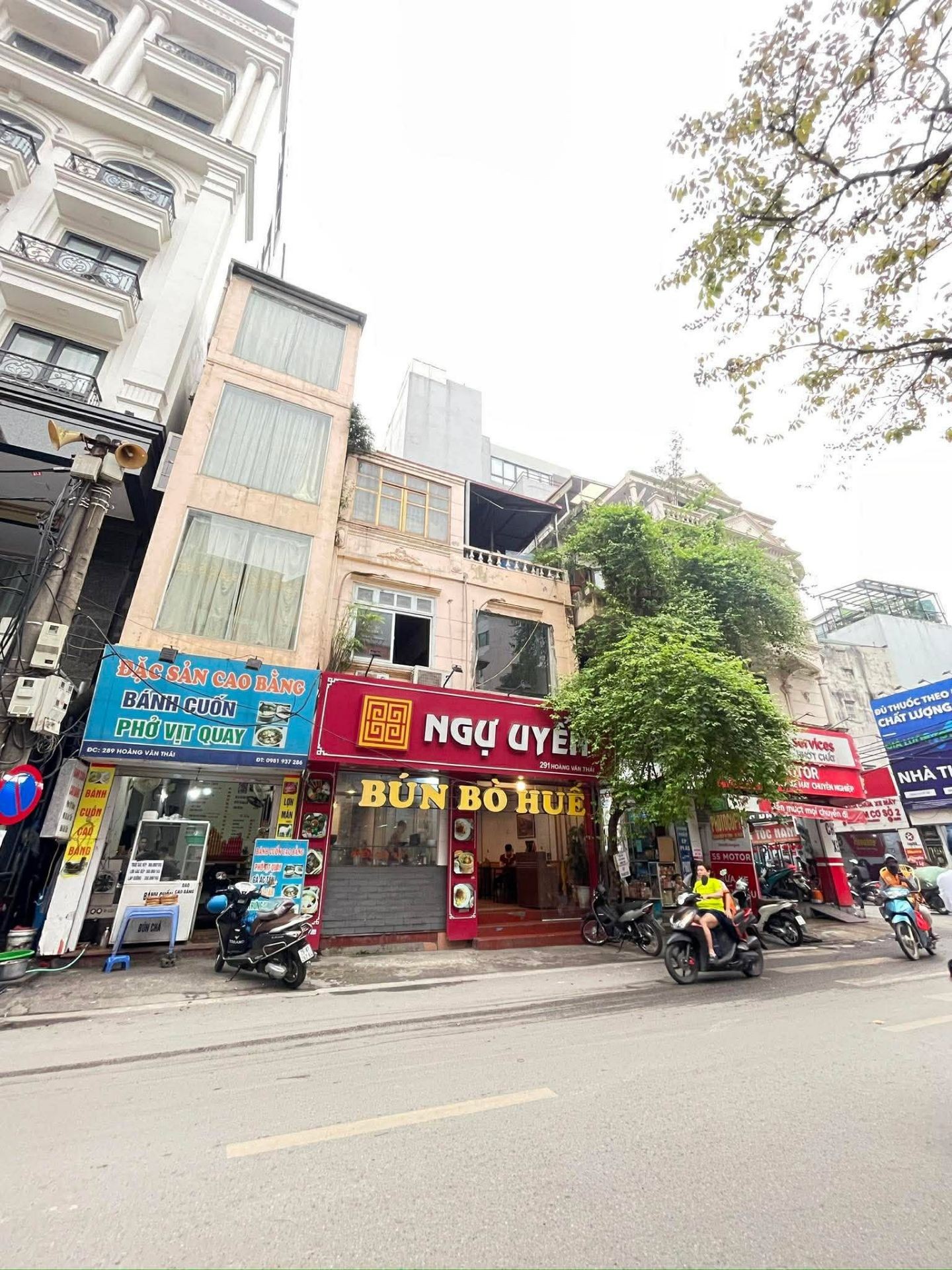 Bán nhà Hoàng Văn Thái - diện tích 65m2 3 tầng - Mặt tiền khủng 9m - giá 48 tỷ