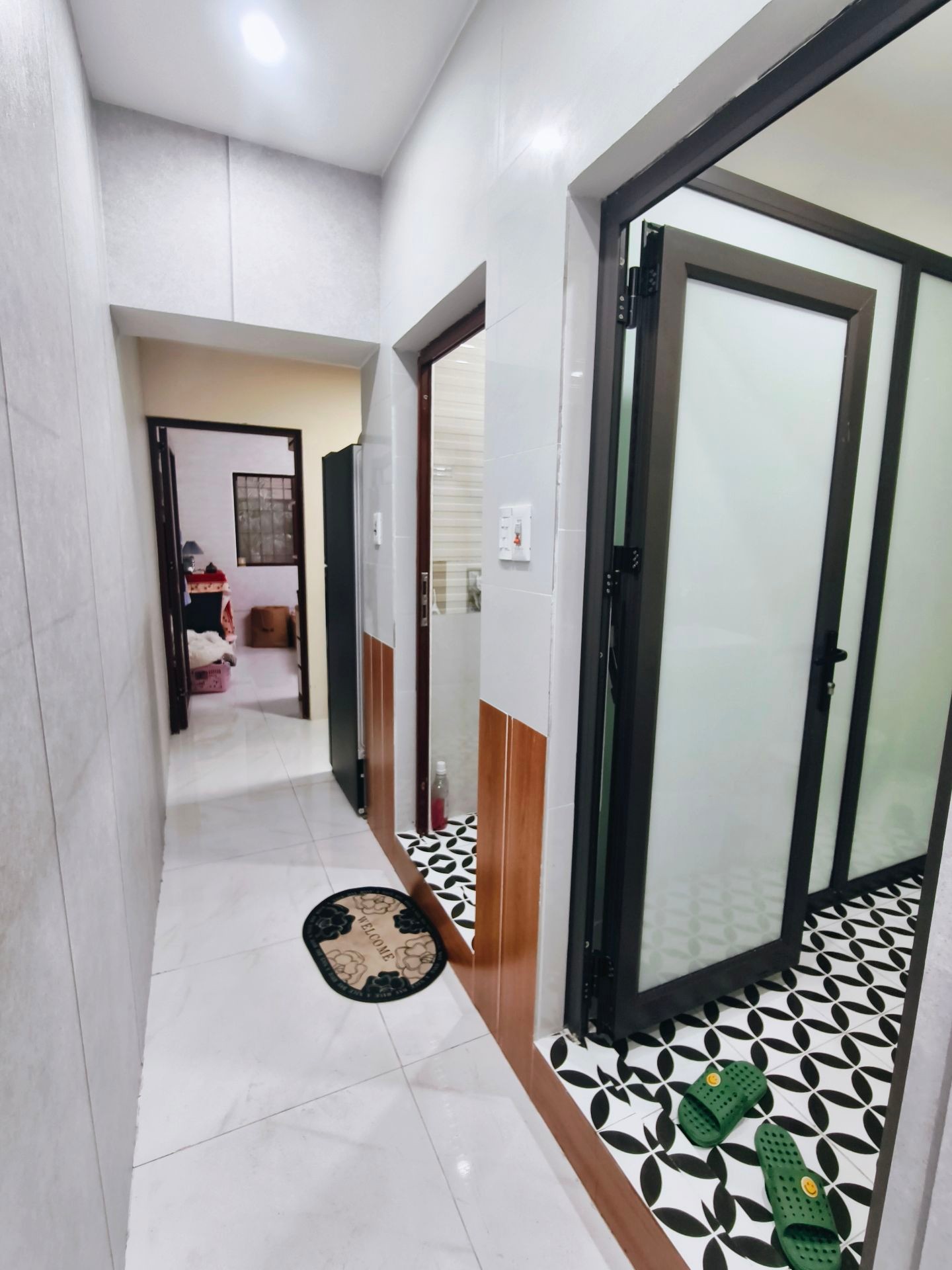 Bán nhà Nguyễn Khoái - diện tích 70m2 1 tầng - Ô tô đỗ cầu thang - giá 6,2 tỷ