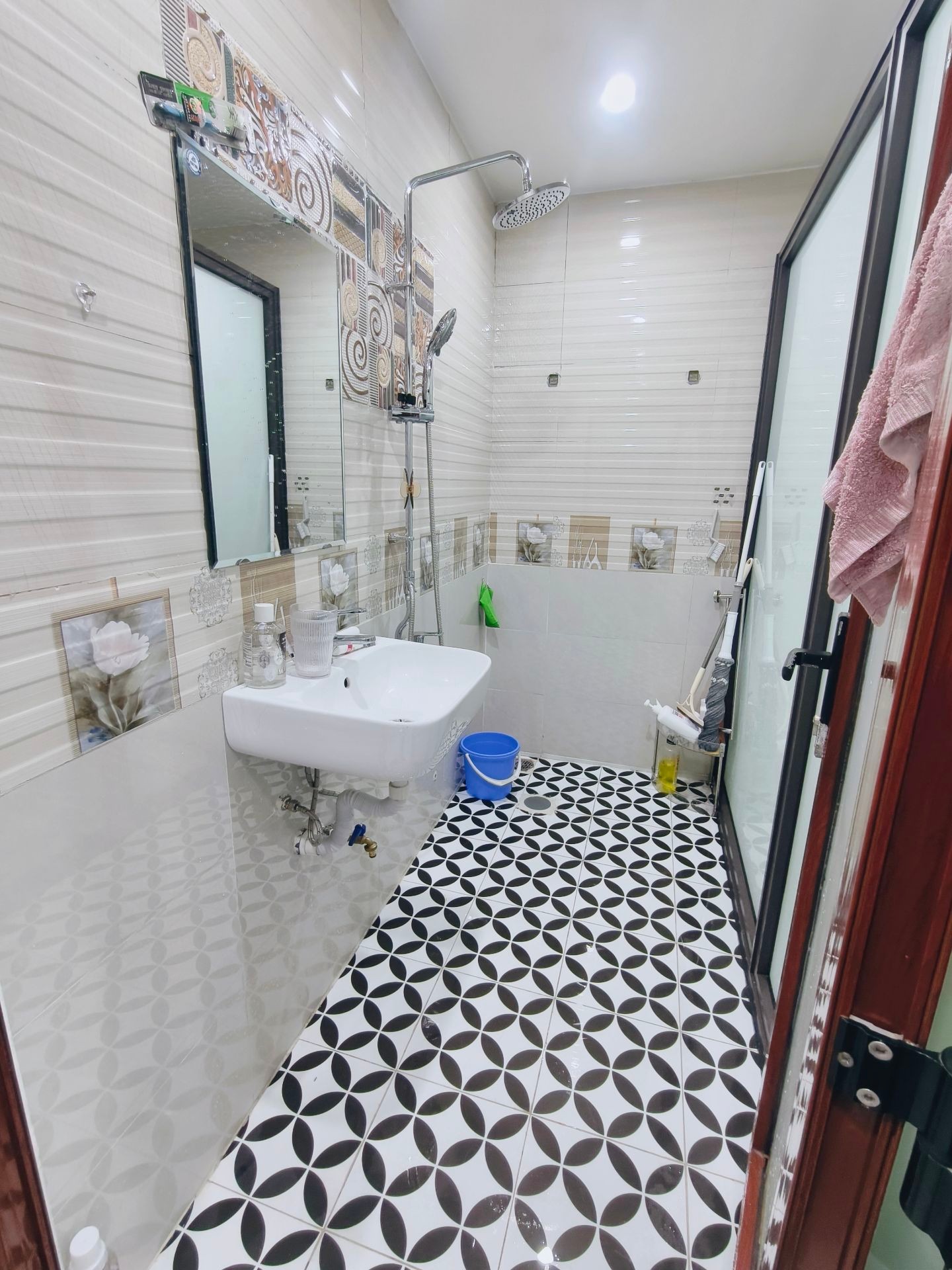 Bán nhà Nguyễn Khoái - diện tích 70m2 1 tầng - Ô tô đỗ cầu thang - giá 6,2 tỷ