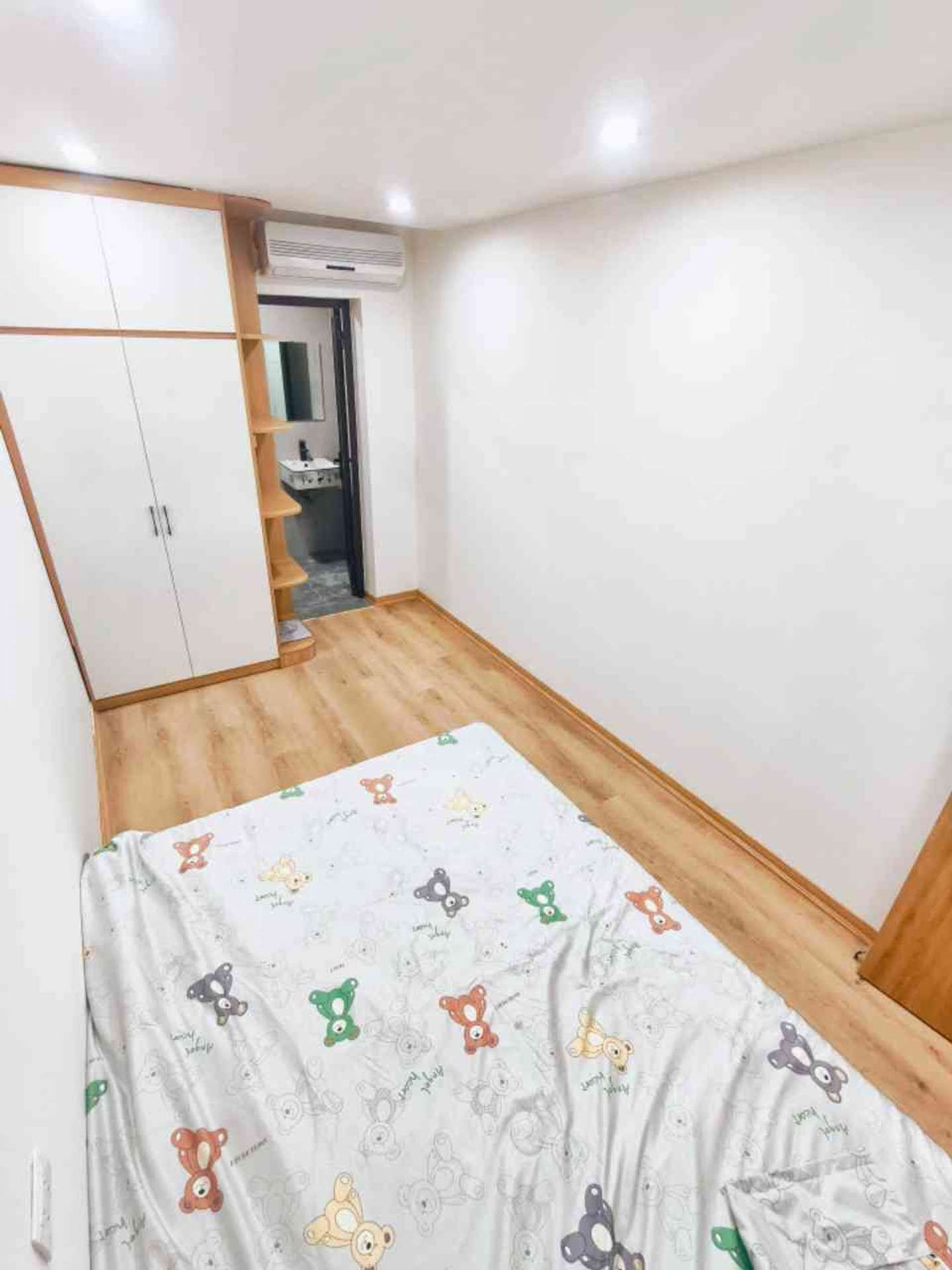 Bán nhà Giải Phóng - diện tích 80m2 1 tầng - Lô góc - giá 3,95 tỷ